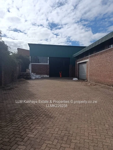 Warehouse to let in Ardbennie, Waterfalls, Harare
