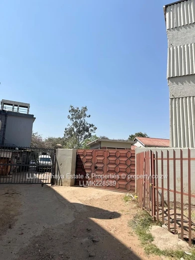 OFFICES TO LET at Avondale Shopping Center