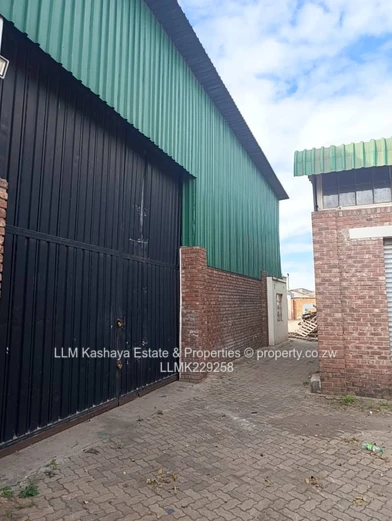 Warehouse to let in Ardbennie, Waterfalls, Harare