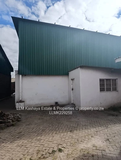 Warehouse to let in Ardbennie, Waterfalls, Harare