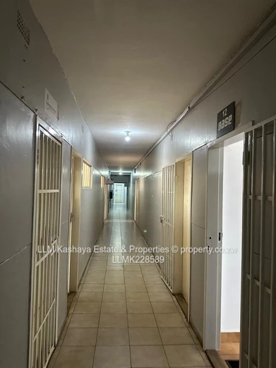 OFFICES TO LET at Avondale Shopping Center