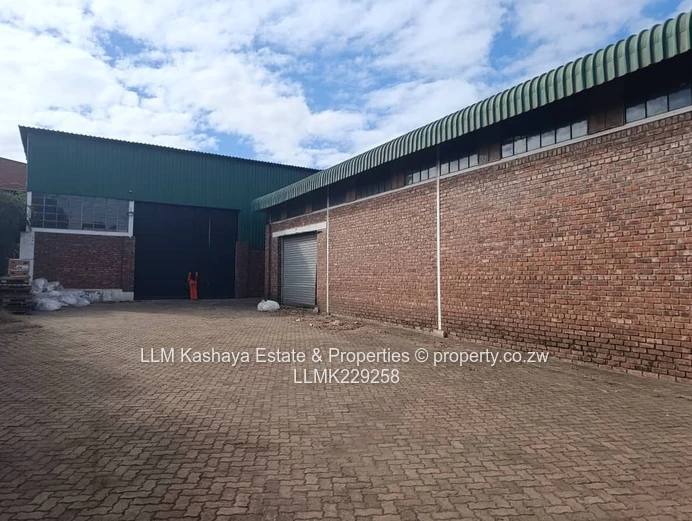 Warehouse to let in Ardbennie, Waterfalls, Harare