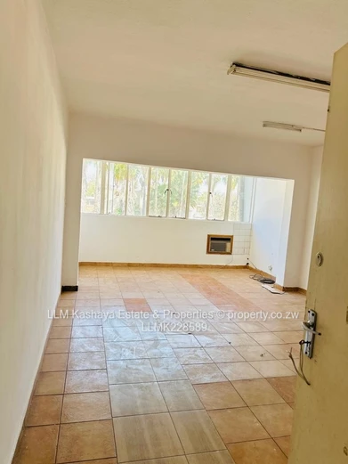 OFFICES TO LET at Avondale Shopping Center