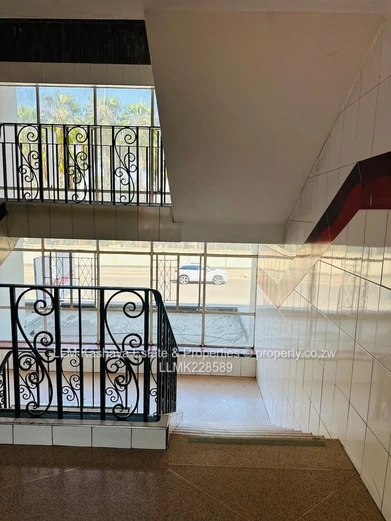 OFFICES TO LET at Avondale Shopping Center