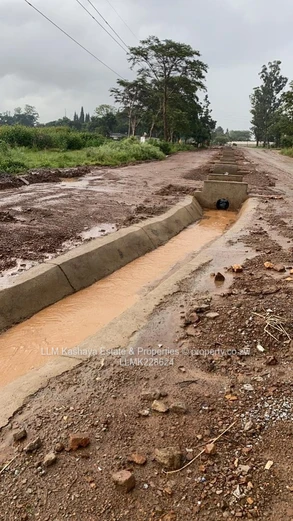STANDS FOR SALE in Glaudina, Harare.