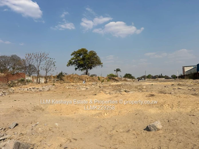 INDUSTRIAL STAND FOR SALE in Waterfalls, Harare